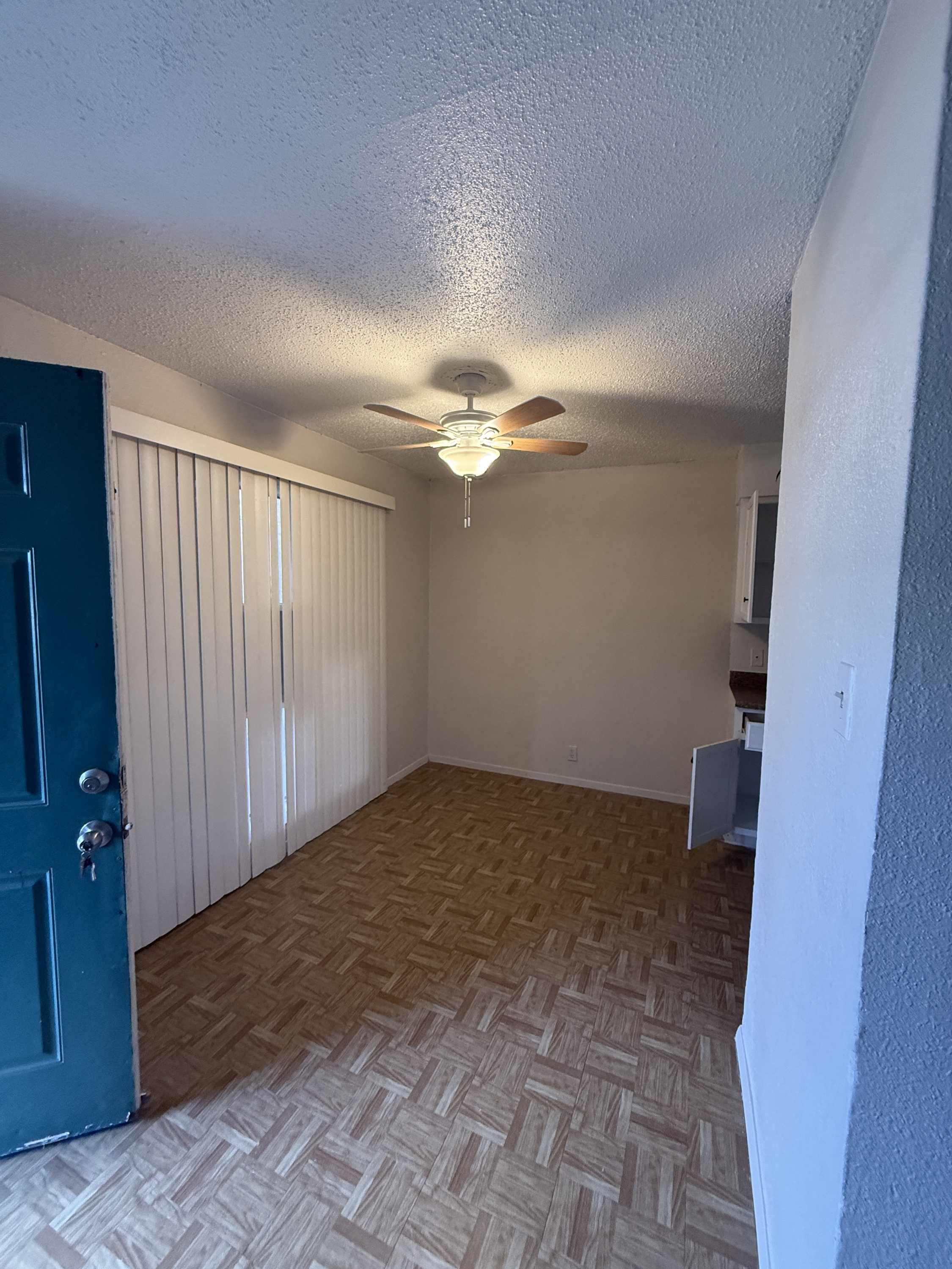 8445 Winkler Dr - 06