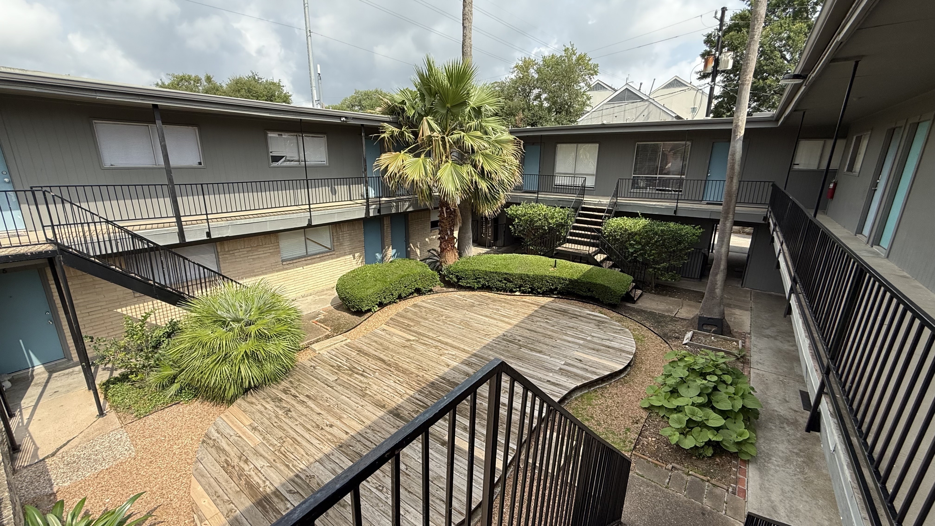 1660 Richmond Avenue - 01