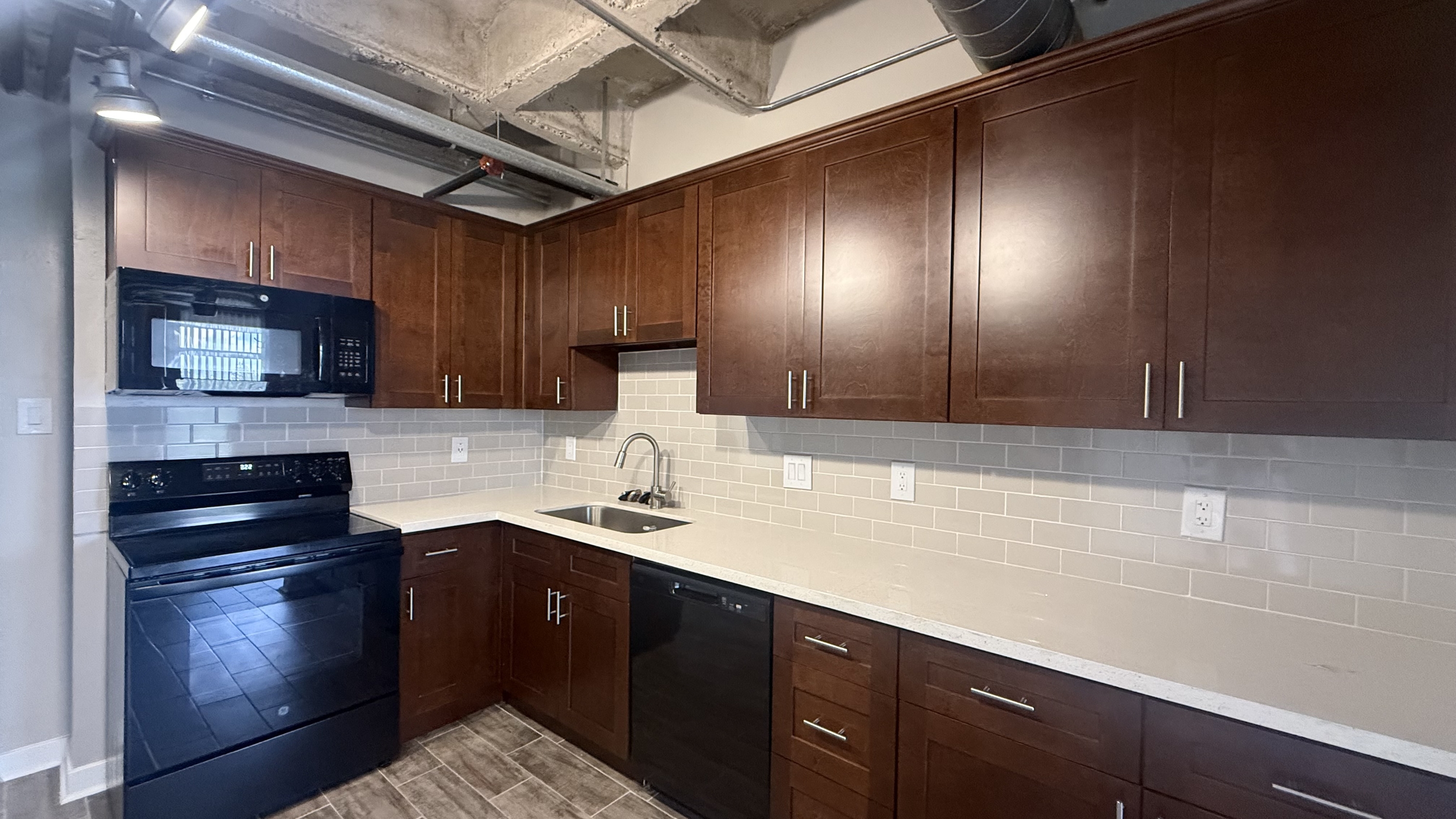 230 W Alabama